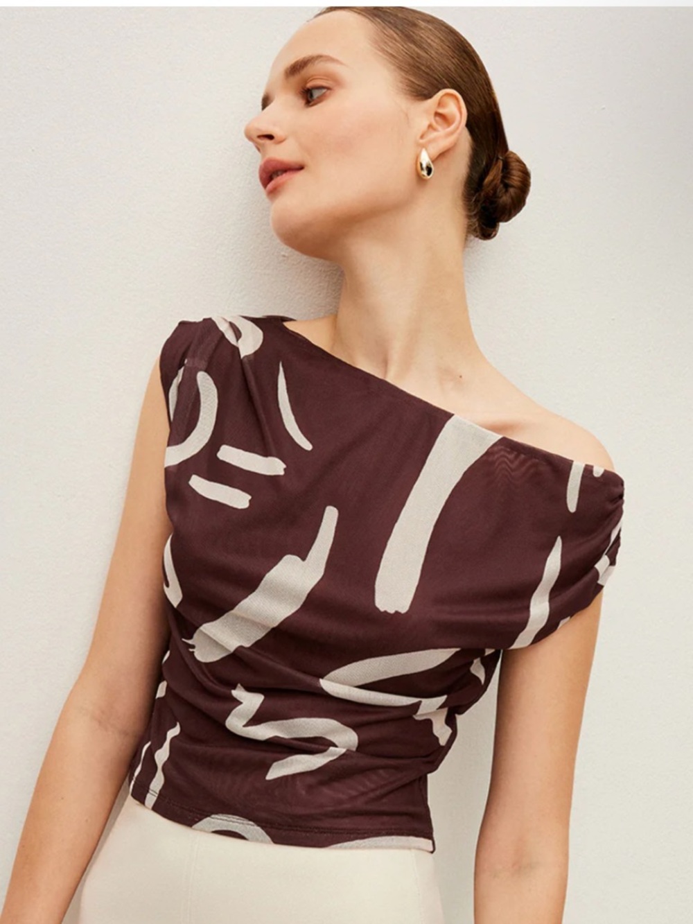 Commense Abstract Print Off-Shoulder Top. Size Large. Brown. NWT